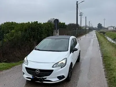 Usata Opel Corsa 100 CV (73 kW) 2016 Bianco Utilitaria