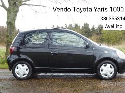Usata Toyota Yaris 65 CV (47 kW) 2003 Nero Berlina