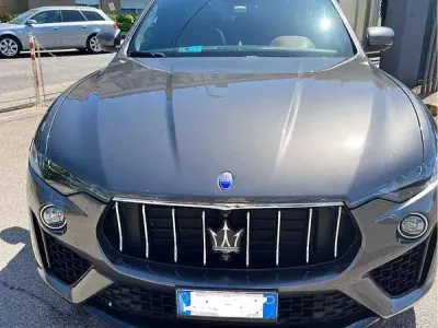 Usata Maserati Levante 349 CV (256 kW) 2019 Grigio SUV