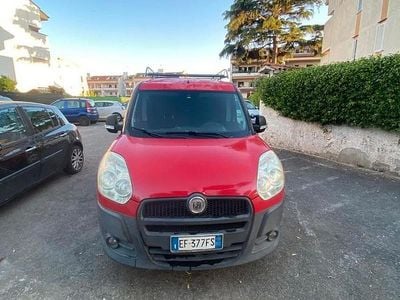 Usata Fiat Doblò 95 CV (69 kW) 2011 Rosso Monovolume