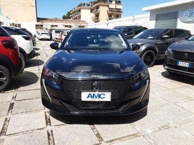 Usata Peugeot e-208 GT 100 kW (136 CV) 2021 Nero Utilitaria