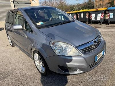 Usata Opel Zafira Cosmo 140 CV (102 kW) 2008 Grigio Monovolume