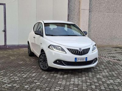 Usata Lancia Ypsilon Gold 69 CV (50 kW) 2023 Bianco Utilitaria