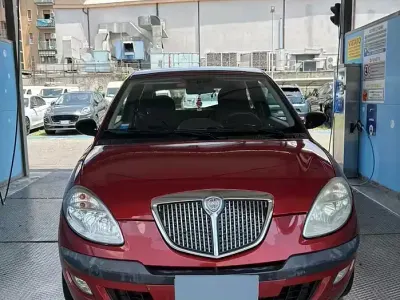 Usata Lancia Ypsilon 60 CV (44 kW) 2006 Rosso Utilitaria
