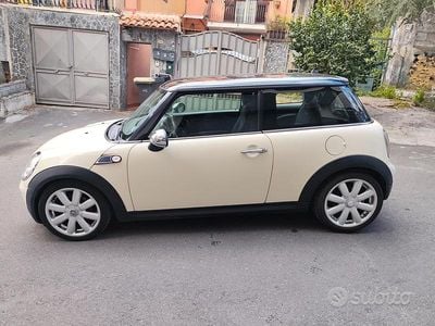 Usata Mini Cooper D 108 CV (79 kW) 2010 Beige Utilitaria