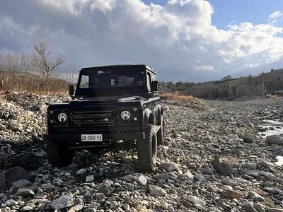 Usata Land Rover Defender 122 CV (89 kW) 1999 Nero SUV