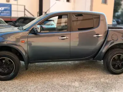 Usata Mitsubishi L200 Intense 136 CV (100 kW) 2007 Blu Pick-up