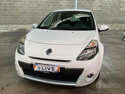 Brugt Renault Clio II Dynamique 75 HK (55 kW) 2010 Hvid Sedan