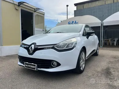 Usata Renault Clio IV 72 CV (52 kW) 2013 Bianco Berlina