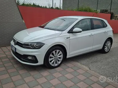 Usata VW Polo R-line 90 CV (66 kW) 2019 Bianco Utilitaria