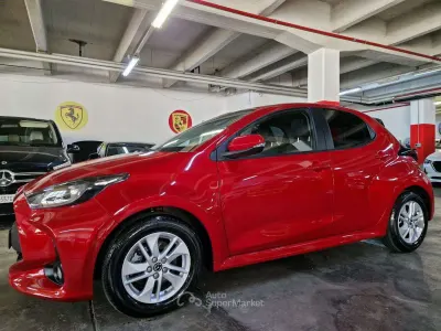 Begagnad Mazda 2 92 HK (67 kW) 2023 Röd Halvkombi