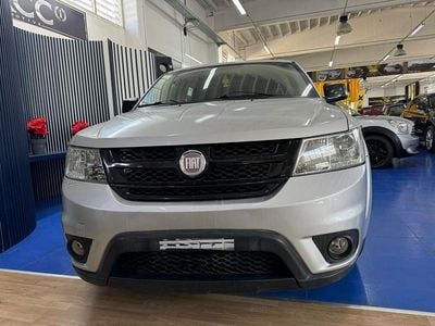 Käytetty Fiat Freemont 170 HP (125 kW) 2012 Harmaa Katumaasturi