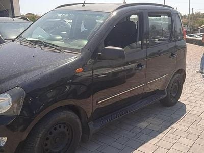 Usata Mahindra Quanto 120 CV (88 kW) 2016 Nero SUV