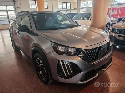 Usata Peugeot 2008 Allure 101 CV (74 kW) 2024 Grigio SUV