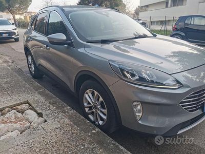 Usata Ford Kuga 120 CV (88 kW) 2022 Grigio SUV