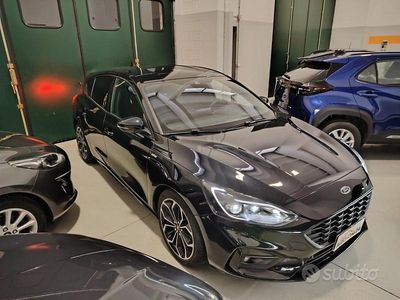 Nero cinema metallizzato Usata 2021 Ford Focus ST-Line Berlina | 16.990 € (Cara)