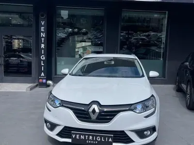 Usata Renault Mégane GrandTour 95 CV (69 kW) 2020 Bianco Station wagon