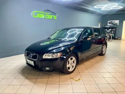 Usata Volvo V50 R-Design 114 CV (83 kW) 2012 Nero Station wagon