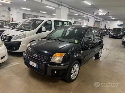 Gebraucht Ford Fusion 80 PS (58 kW) 2012 Schwarz Kleinwagen