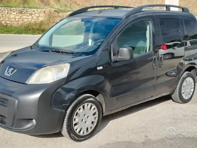 Begagnad Peugeot Bipper Outdoor 75 HK (55 kW) 2015 Svart Minibuss