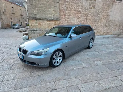 Usata BMW 530 231 CV (169 kW) 2005 Grigio Station wagon