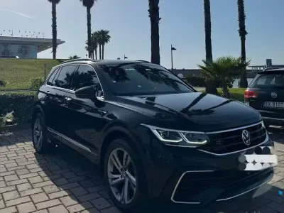 Usata VW Tiguan R-line 150 CV (110 kW) 2023 Nero SUV