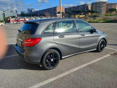 Usata Mercedes B180 122 CV (89 kW) 2012 Monovolume