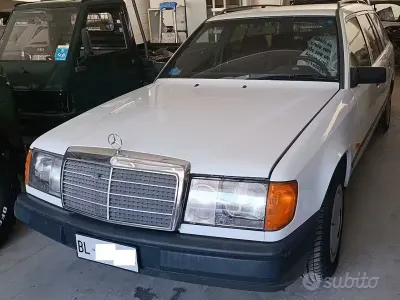 Usata Mercedes 200 122 CV (89 kW) 1989 Station wagon