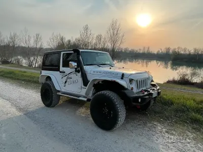 Usata Jeep Wrangler 200 CV (147 kW) 2011 Bianco SUV