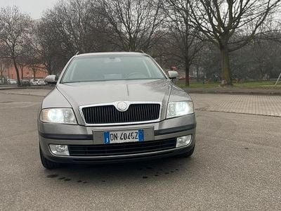 Begagnad Skoda Octavia 105 HK (77 kW) 2008 Grå Kombi