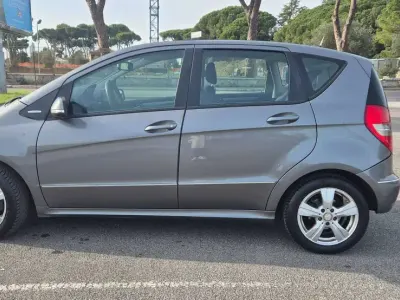 Usata Mercedes A180 Avantgarde 109 CV (80 kW) 2010 Grigio Monovolume