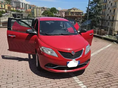 Usata Lancia Ypsilon Silver 69 CV (50 kW) 2016 Utilitaria