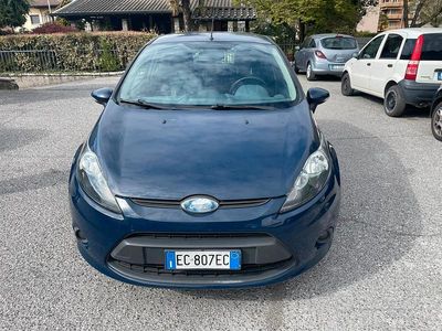 Usata Ford Fiesta 60 CV (44 kW) 2010 Blu Utilitaria