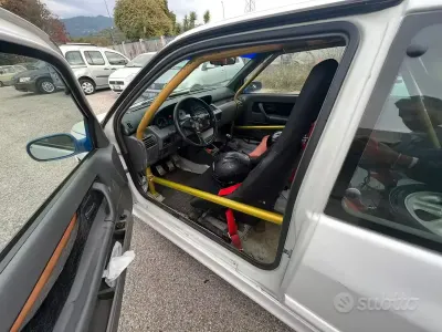 Usata Renault Clio 135 CV (99 kW) 1993 Bianco Utilitaria