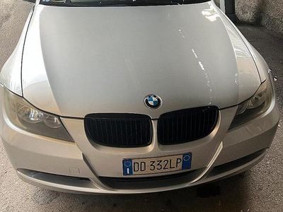 Begagnad BMW 320 163 HK (119 kW) 2006 Grå Kombi