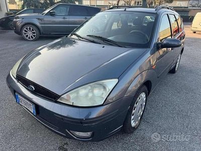 Usata Ford Focus Zetec 116 CV (85 kW) 2002 Grigio Station wagon