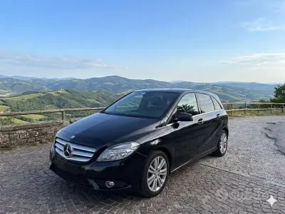 Usata Mercedes B180 116 CV (85 kW) 2013 Nero Utilitaria