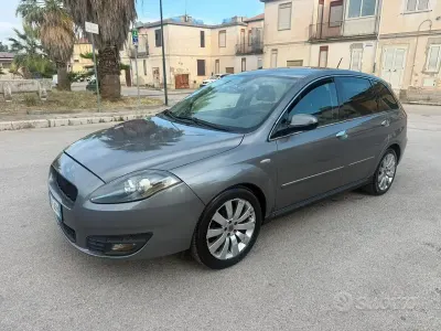 Usata Fiat Croma Emotion 150 CV (110 kW) 2009 Beige Station wagon