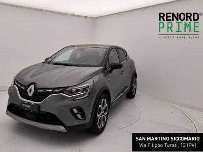 Usata Renault Captur Intens 101 CV (74 kW) 2023 Grigio scuro SUV