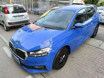 Usata Skoda Fabia Style 95 CV (69 kW) 2022 Blu/azzurro Utilitaria