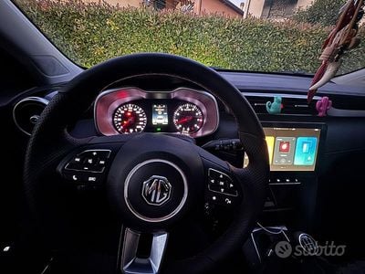 Usata MG ZS 106 CV (77 kW) 2024 Bianco Berlina