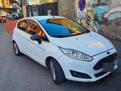 Usata Ford Fiesta 75 CV (55 kW) 2013 Bianco Utilitaria