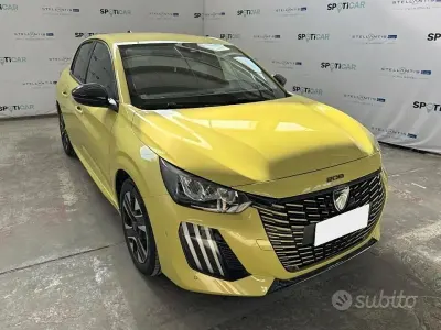 Usata Peugeot 208 Allure 101 CV (74 kW) 2024 Giallo Utilitaria