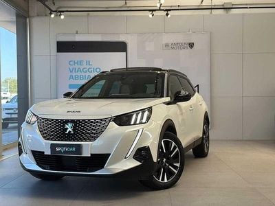 Usata Peugeot e-2008 GT 100 kW (136 CV) 2021 Bianco SUV