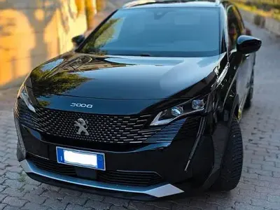 Usata Peugeot 3008 GT 131 CV (96 kW) 2023 Nero SUV