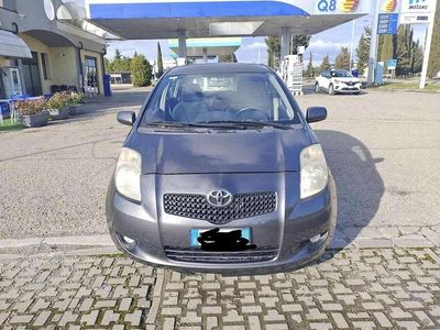 Usata Toyota Yaris Sol 87 CV (63 kW) 2008 Grigio Utilitaria