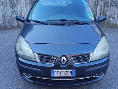 Usata Renault Scénic 105 CV (77 kW) 2008 Monovolume