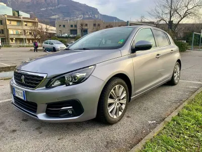 Usata Peugeot 308 Allure 131 CV (96 kW) 2018 Argento Berlina