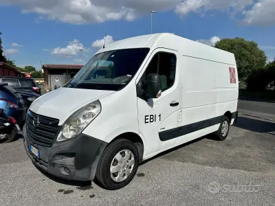 Usata Opel Movano 125 CV (91 kW) 2012 Bianco Monovolume