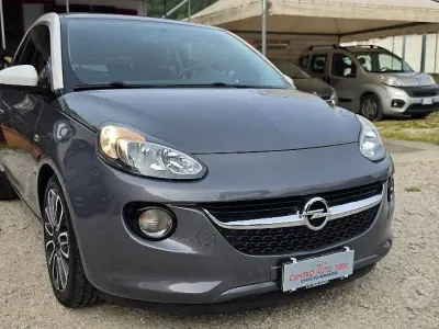 Usata Opel Adam Glam 86 CV (63 kW) 2016 Grigio Utilitaria